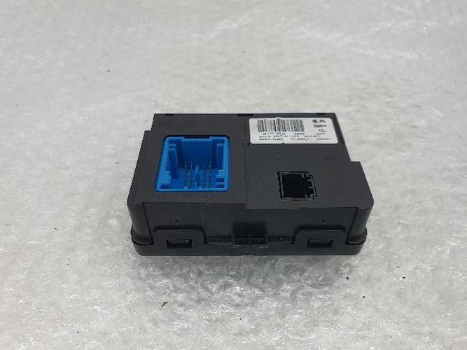 Peugeot 3008 2018 ETACS/BCM 9811039280