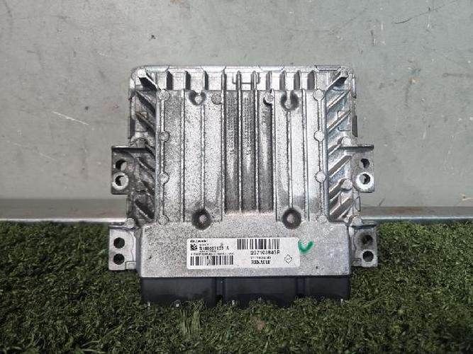 Renault SM5 2015 ECU 237103843R